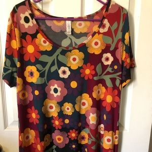 LuLaRoe Classic T size L